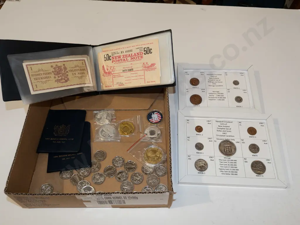 box of coins, bank notes - loose, albums, framed Image 1++