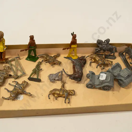 tray of lead figurines 