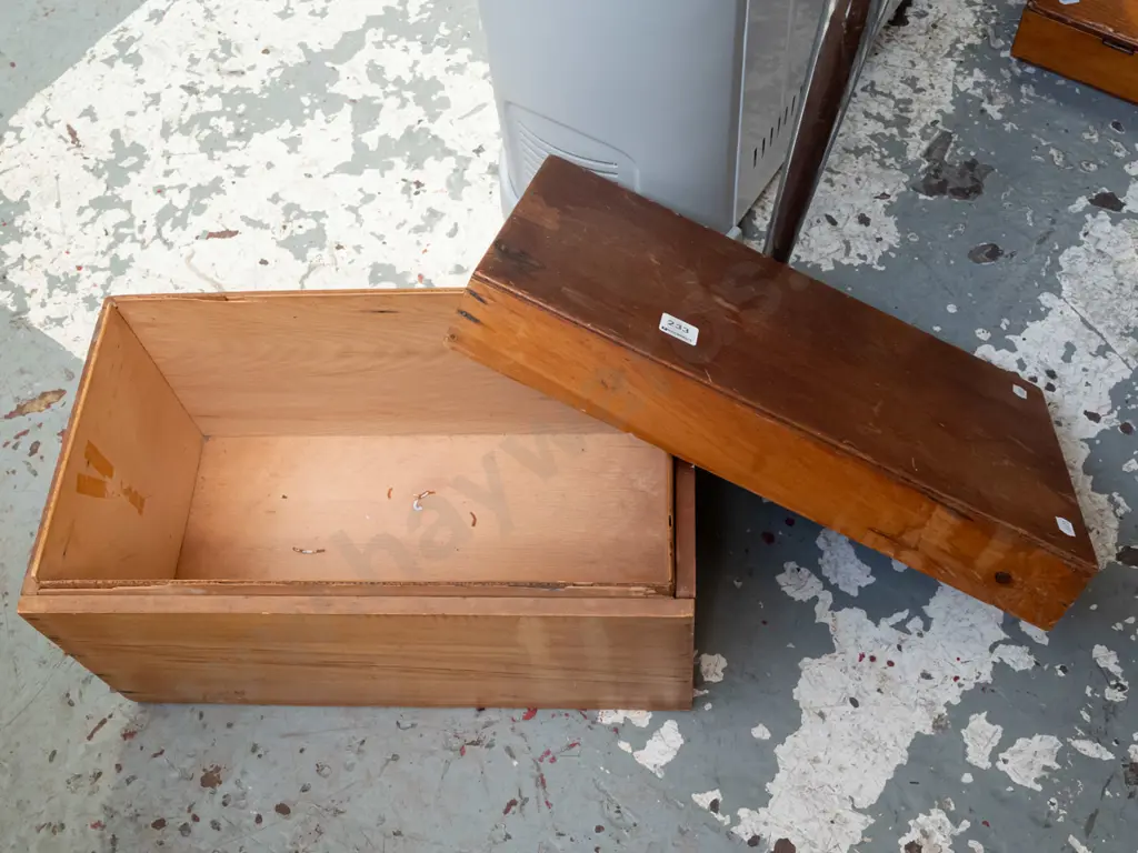 wooden storage box W415 Image 1++