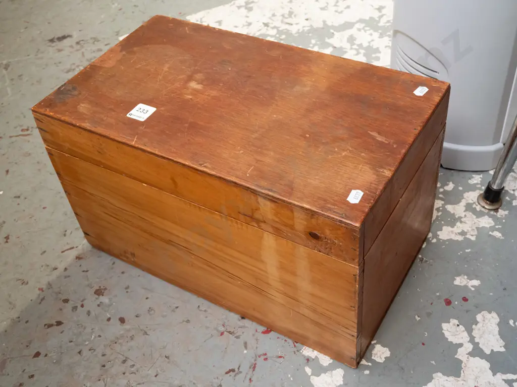 wooden storage box W415 Image 1++