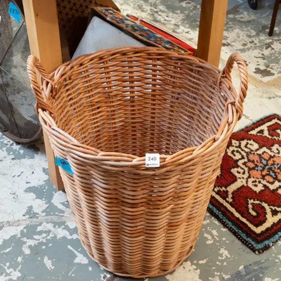 cane basket H470
