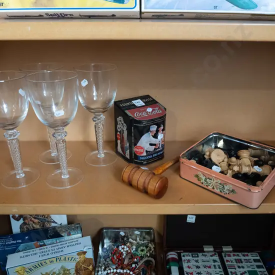 shelf; chess pieces, gavel, tin, 4x wine glasses