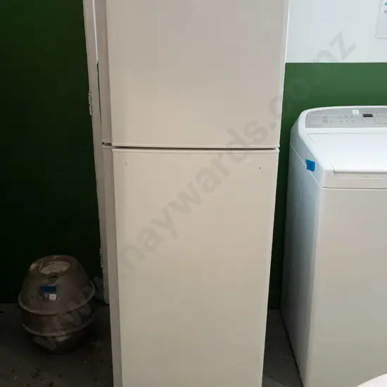 Mitsubishi fridge freezer H1600 W550 D580