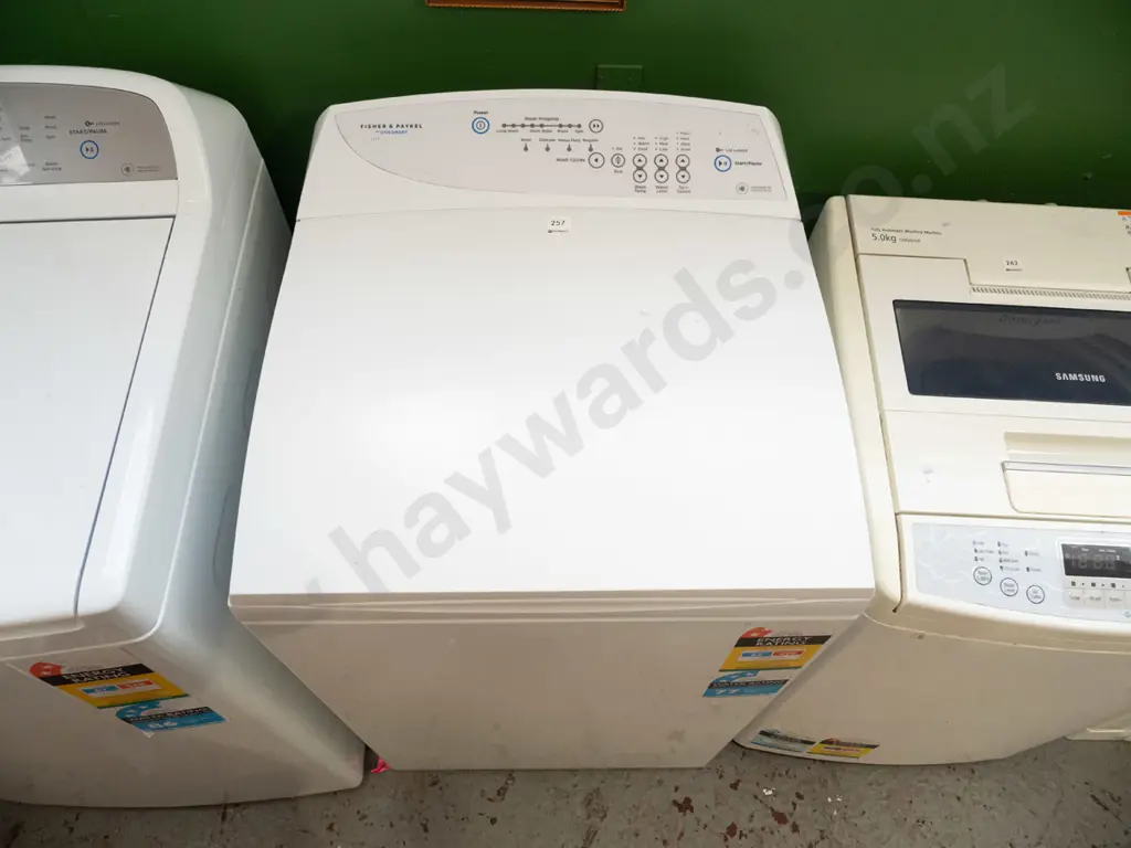 F&P Quicksmart top load washing machine Image 1++