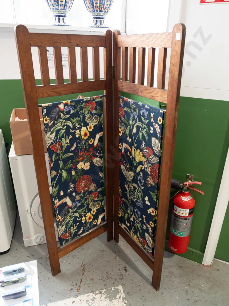 oak 2 fold screen with botanical themed fabric centres H560 W1112 Image 1++