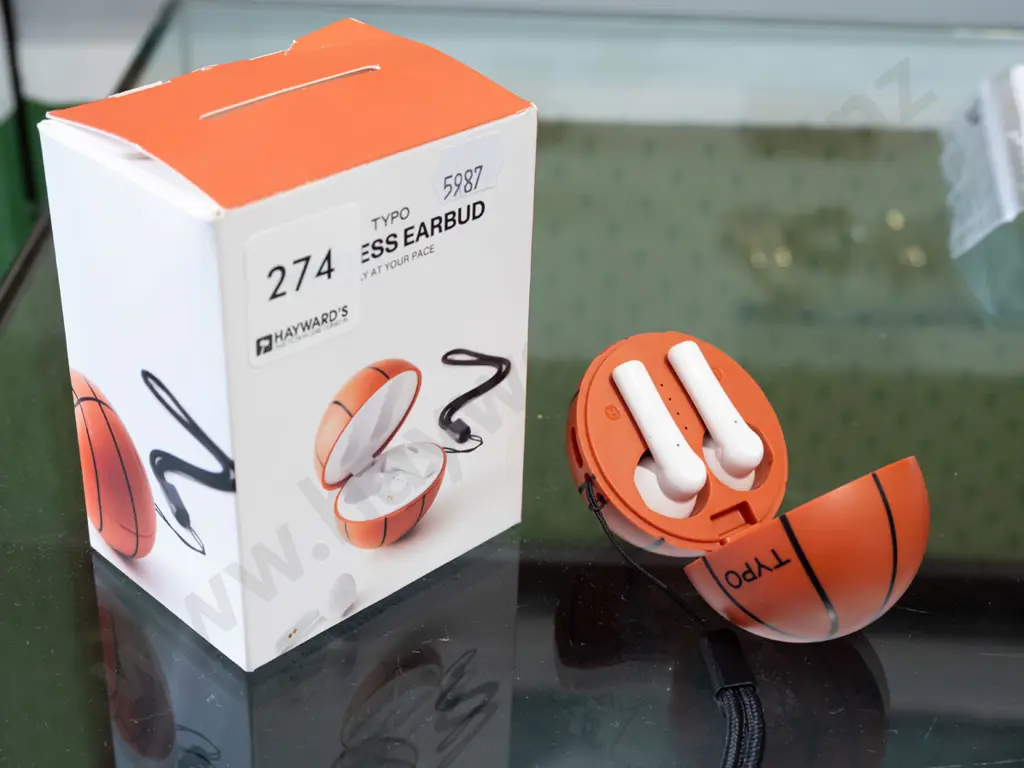 Typo ear buds Image 1++