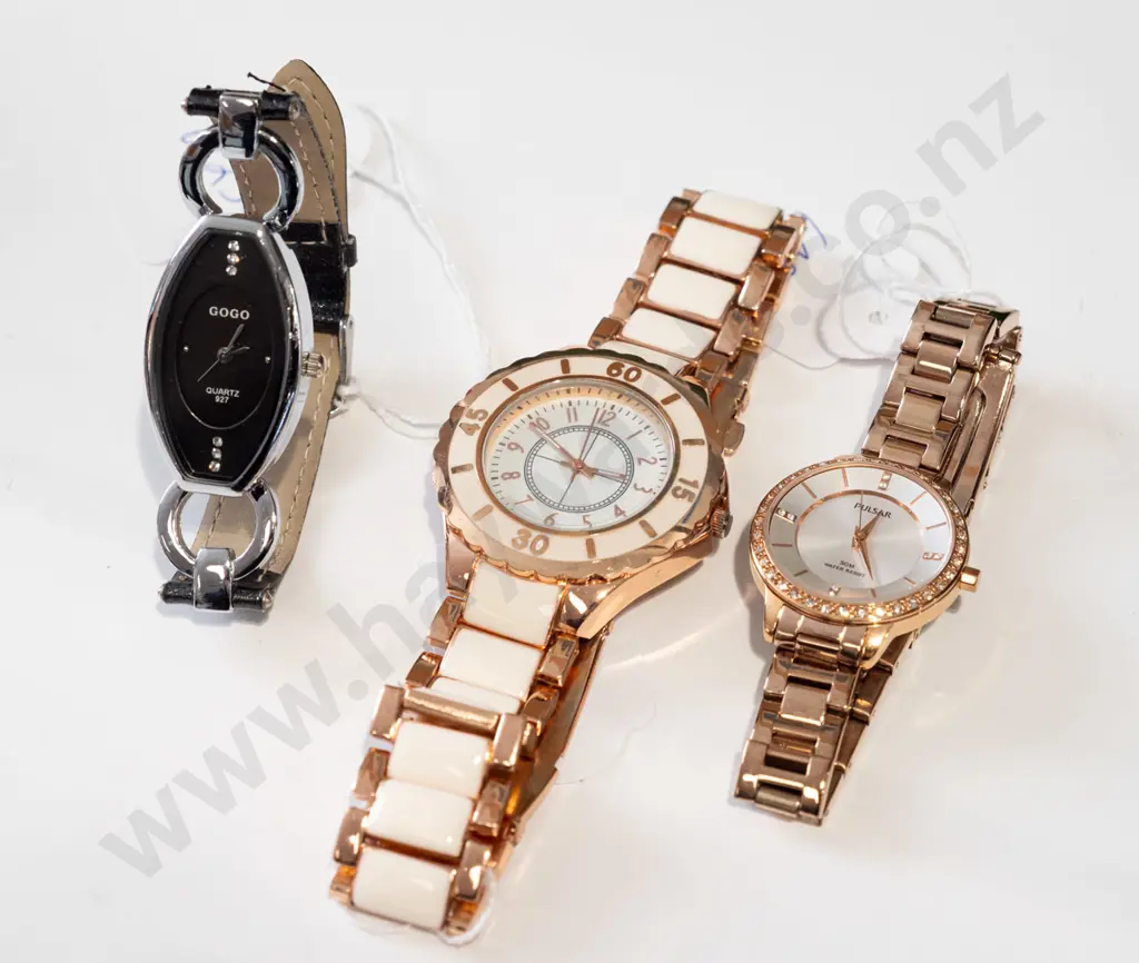 3x ladies wristwatches Image 1++