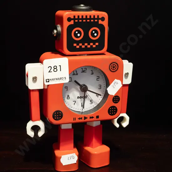 Nood metal robot mantle clock H180