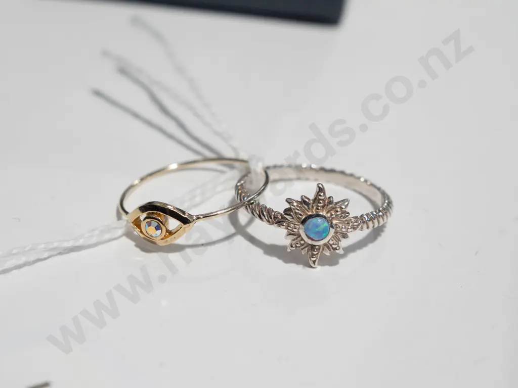 2x sterling silver rings , 1 opal, 1 crystal 2gm Image 1++