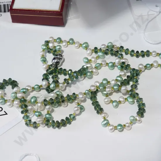 green & white fresh water pearl faceted beaded necklace 34gm