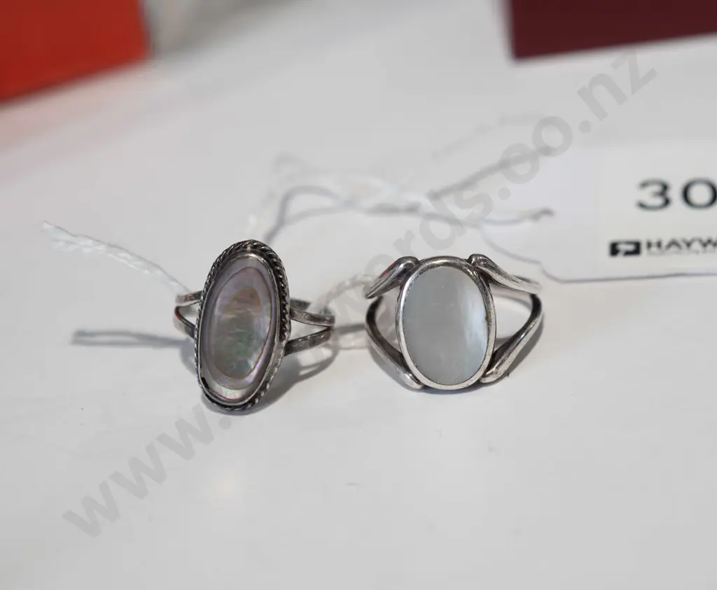 2x sterling silver rings; mother of pearl & abalone 5gm Image 1++