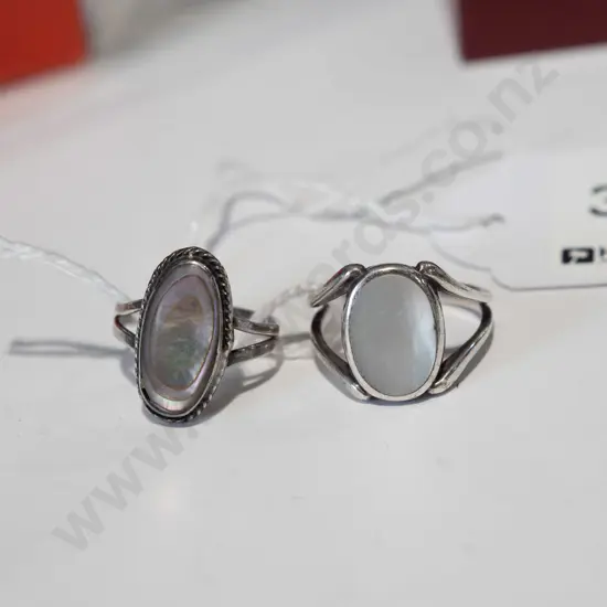 2x sterling silver rings; mother of pearl & abalone 5gm