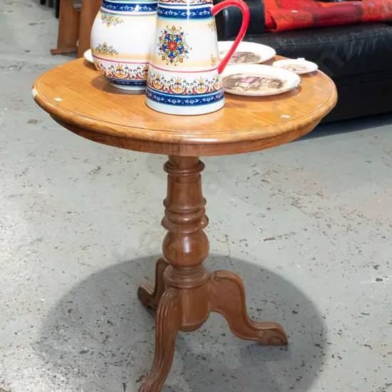 pedestal ocasional table H700 Diam640