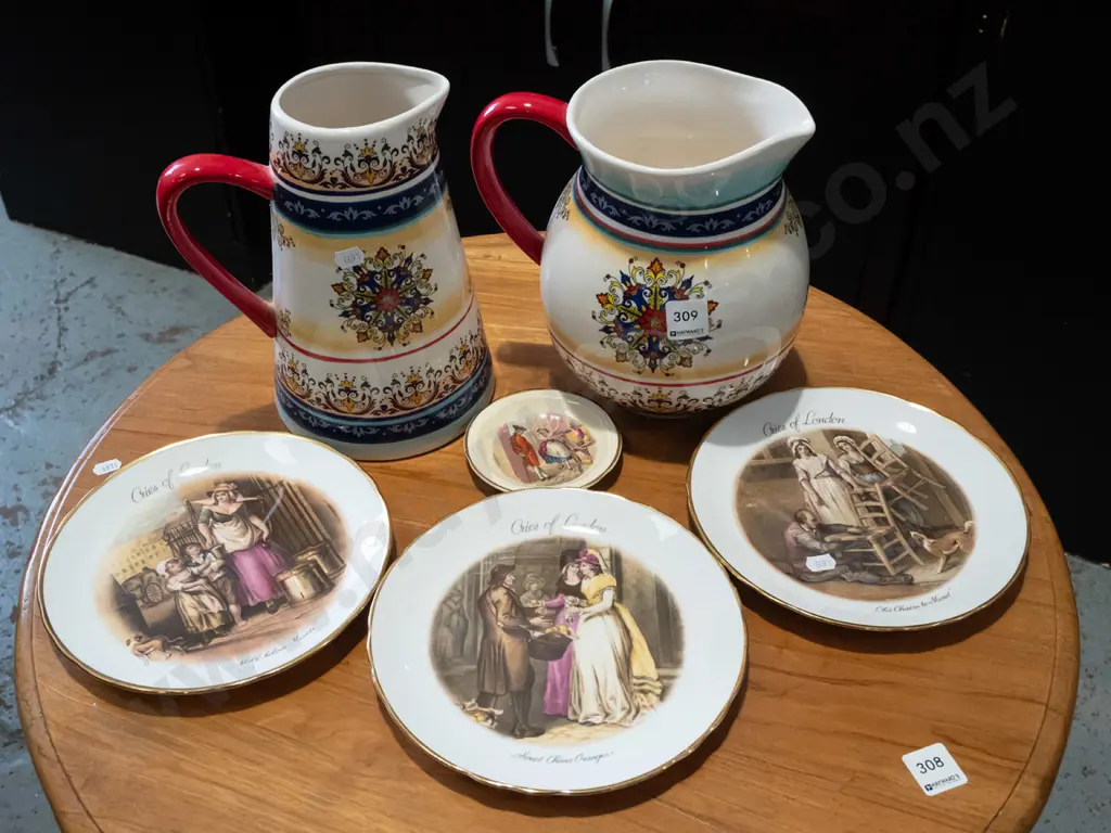 2x decorative china jugs, 3 cabinet plates, pin dish, (tallest has hair line cracks) H230 Image 1++