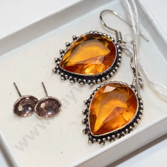 2 pairs of sterling silver earrings 10gm