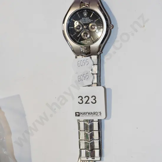 men's wristwatch