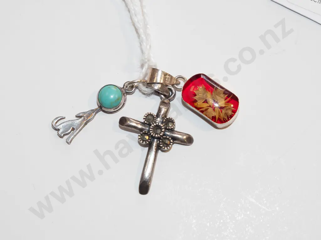 3x sterling silver pendants Image 1++