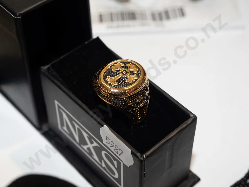 decorative costume ring Image 1++