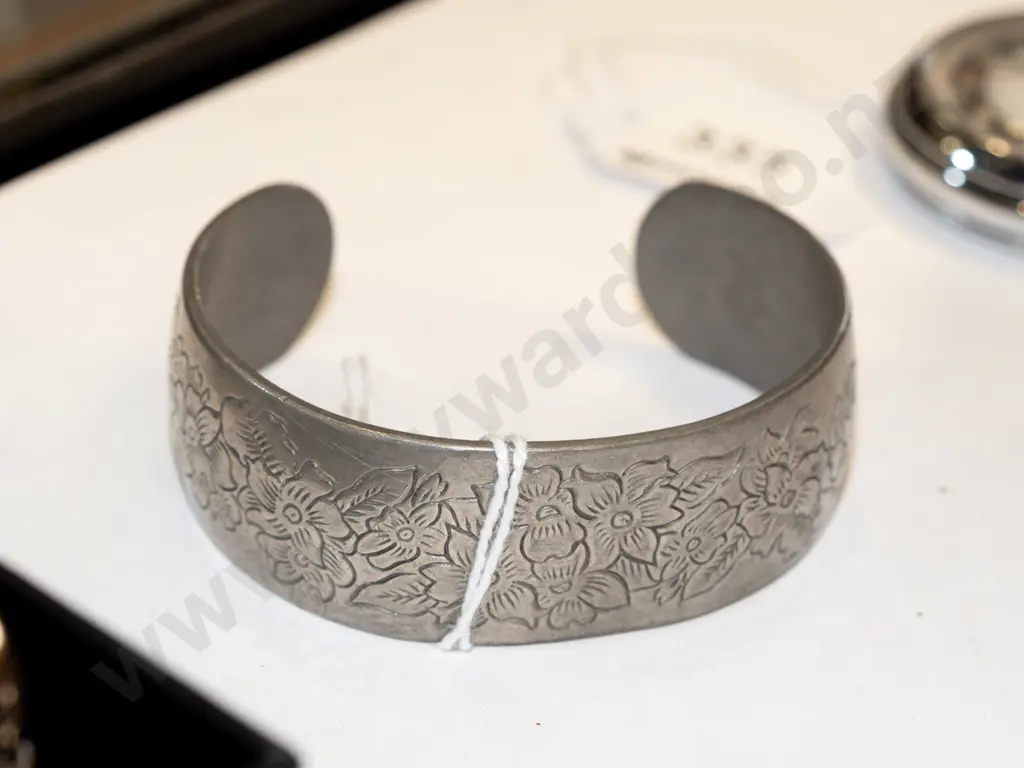 Kirk Stieff, pewter floral bangle 41gm Image 1++