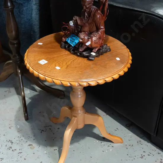 mahogany veneer pie crust edge wine table H500 Diam400