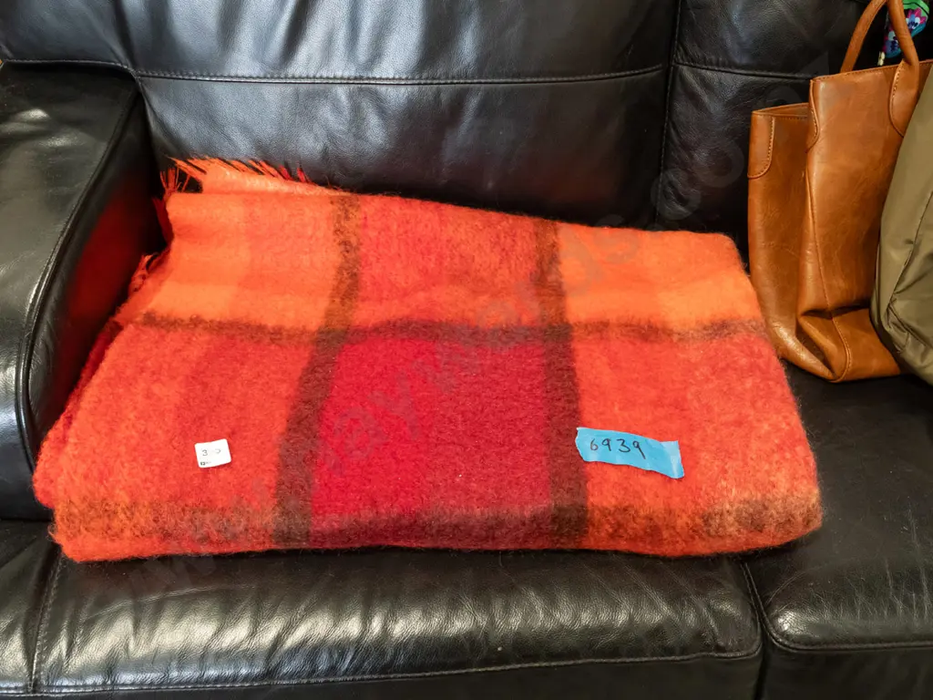 checked woollen rug Image 1++