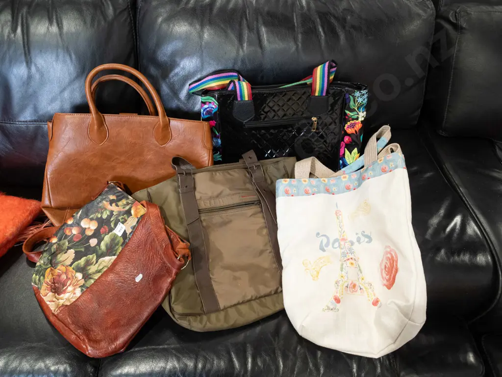 6x handbags Image 1++