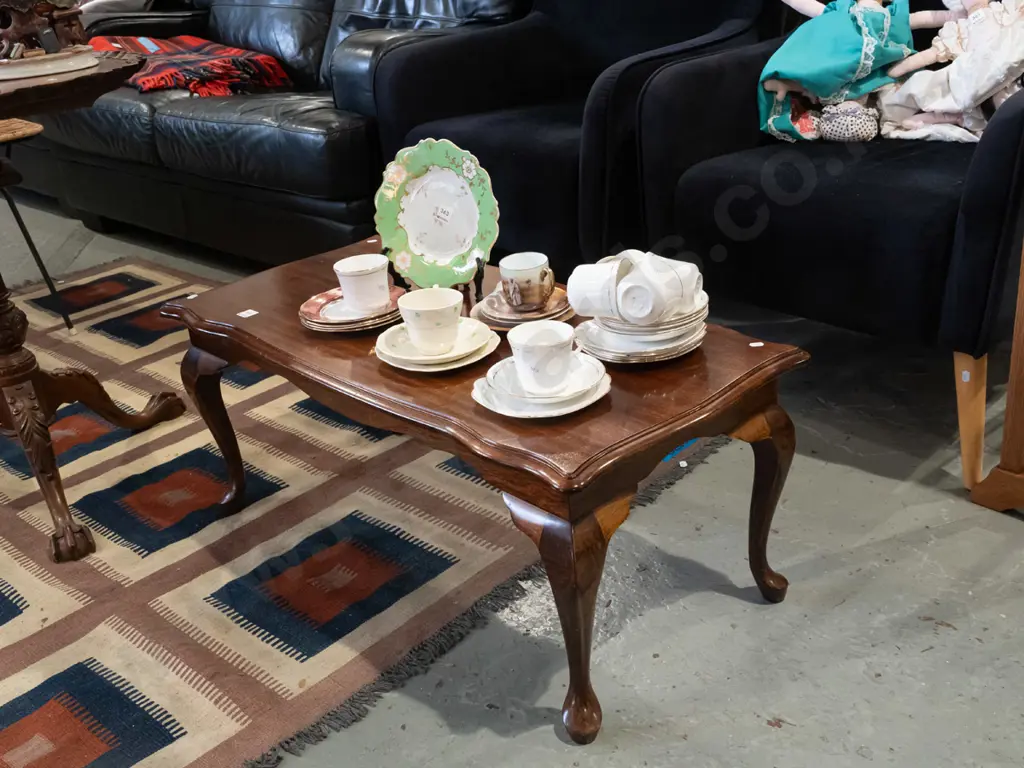mahogany veneer coffee table Image 1++
