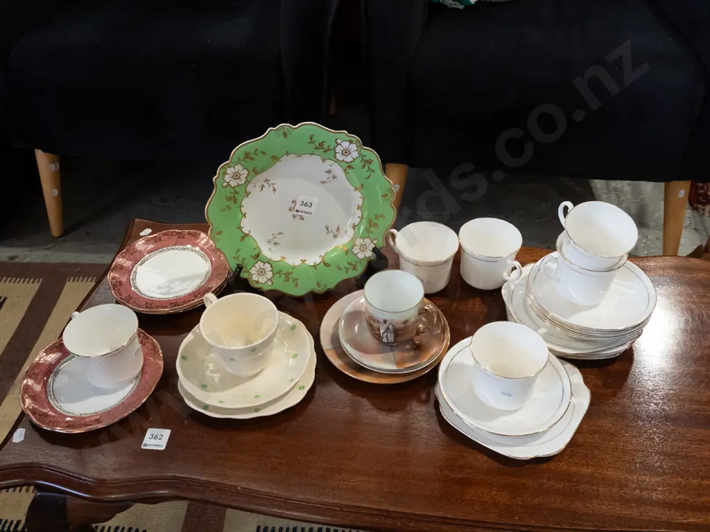 Royal Bayreuth cups and saucers etc Image 1++