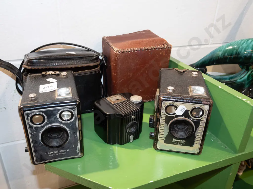2x boxed brownie cameras, 1 other camera Image 1++