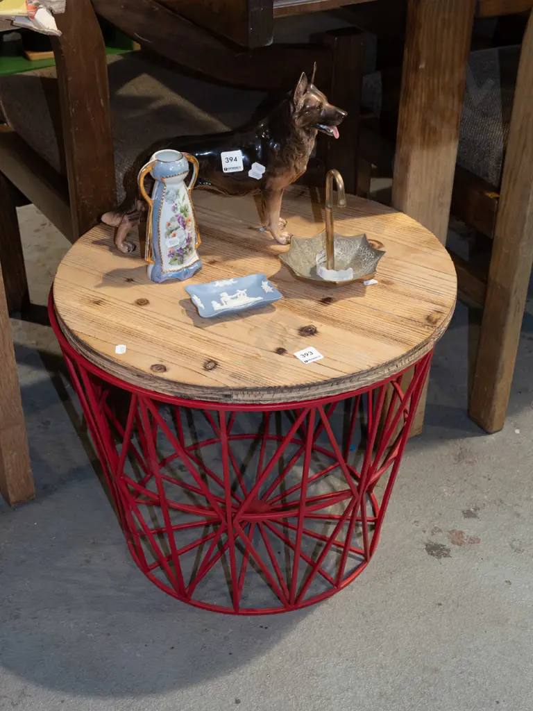 wire based wood topped end table H430 Image 1++