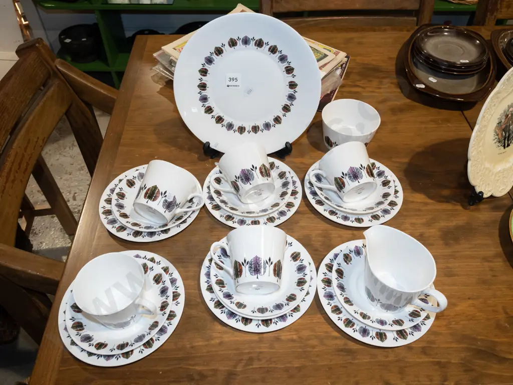Royal Vale tea set Image 1++