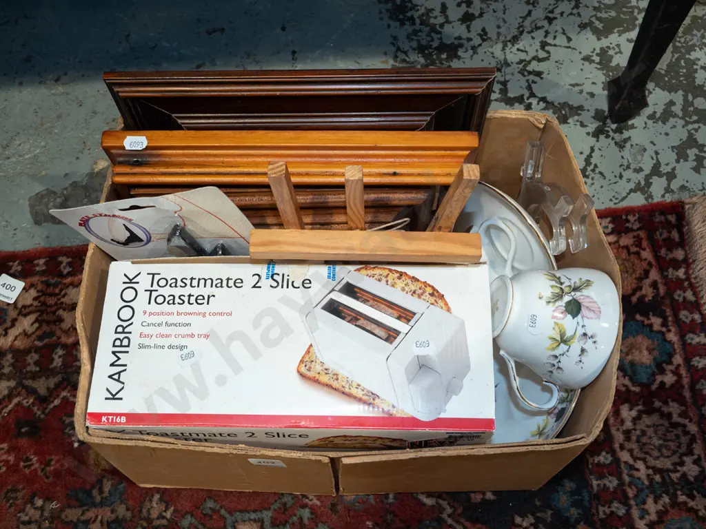 box; toaster, photo frames, cups etc Image 1++