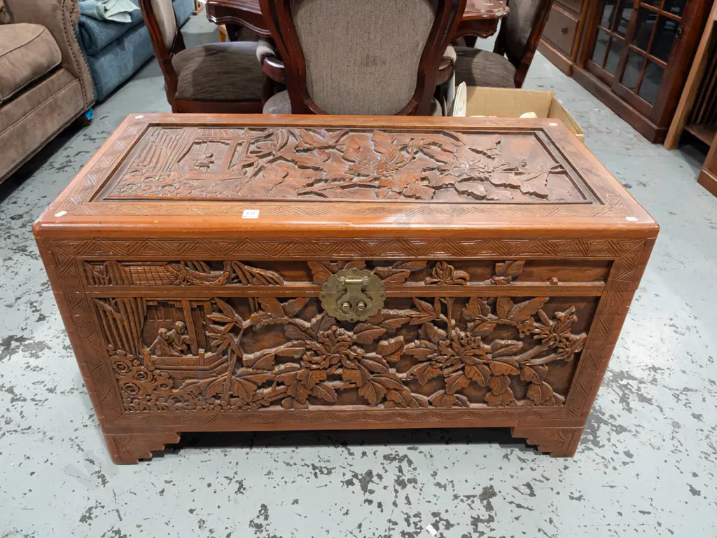 carved camphorwood chest H600 W1000 D510 Image 1++
