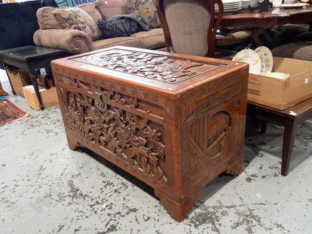 carved camphorwood chest H600 W1000 D510 Image 1++