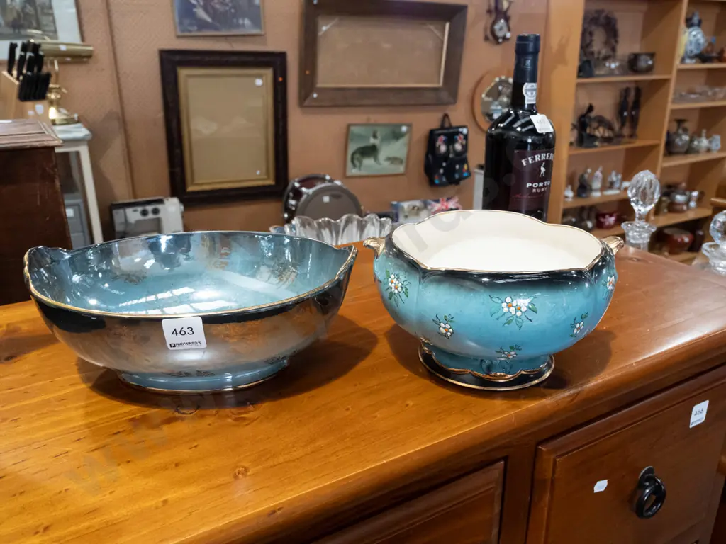 Maling bowl, Old Foley footed bowl - some discolouration inside Image 1++