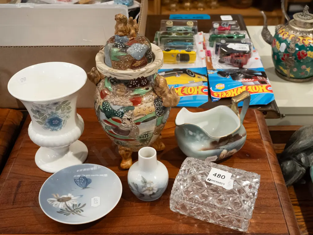 Satsuma style footed temple jar H230, Wedgwood vase, Bayreuth creamer etc Image 1++