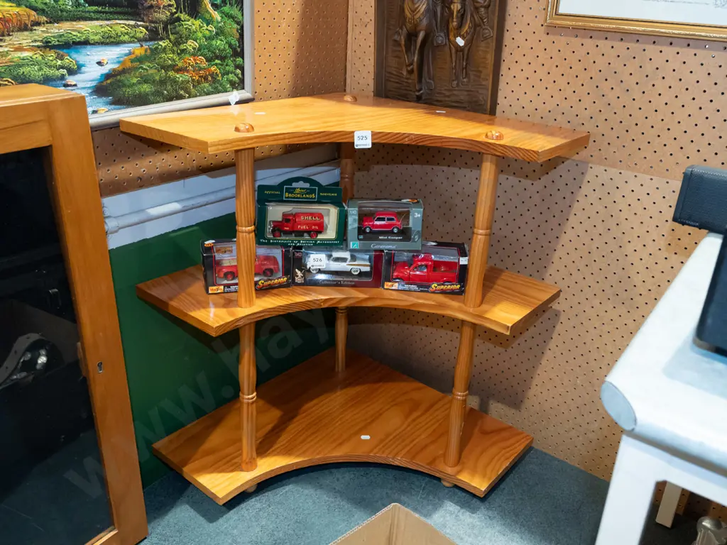 pine corner shelf unit H650 W520 D520 Image 1++