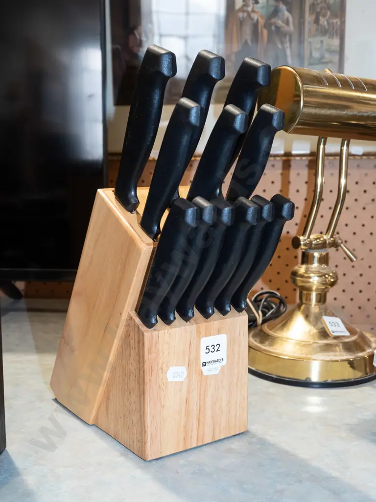 knife block and knives Image 1++