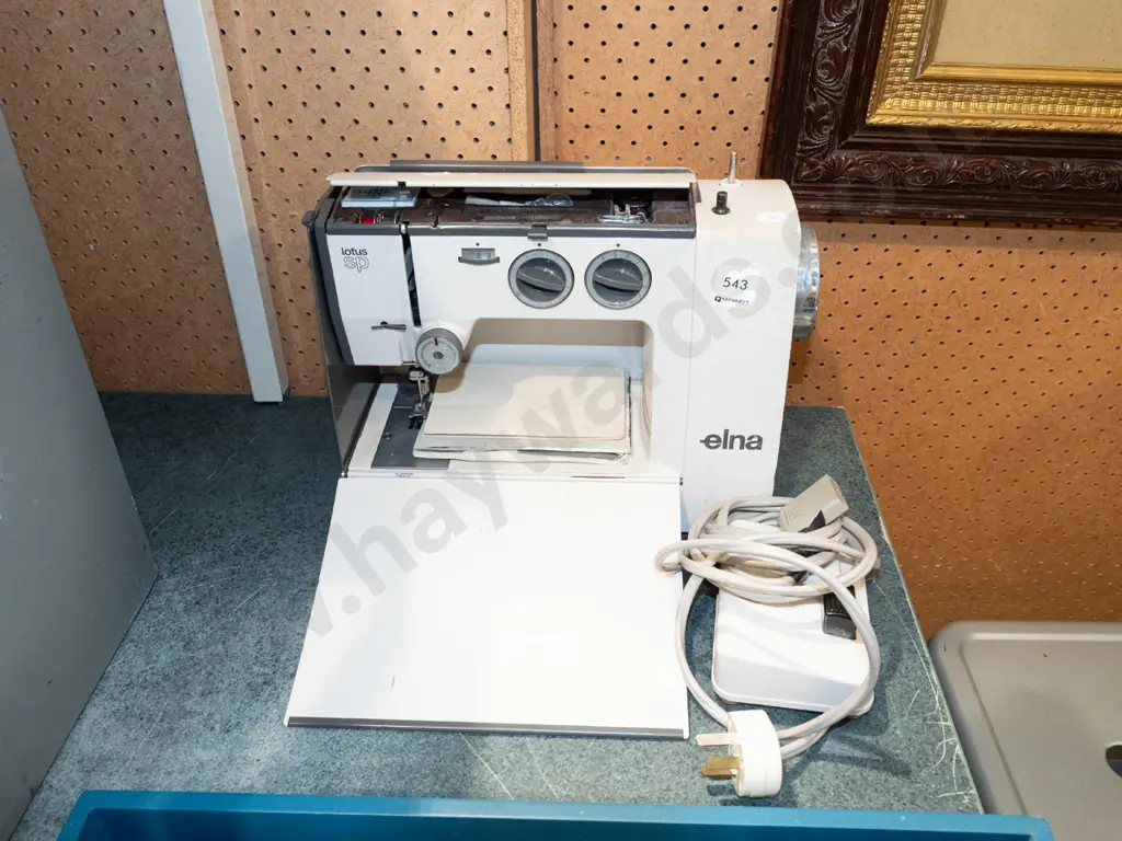 Elna sewing machine Image 1++