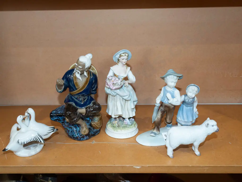 shelf of ornaments, figurines etc Tallest H200 Image 1++