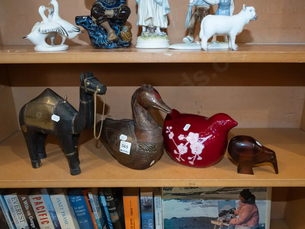 shelf; bird and camel figurines Tallest H230 Image 1++