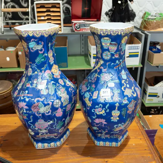 pair of Asian vases H370