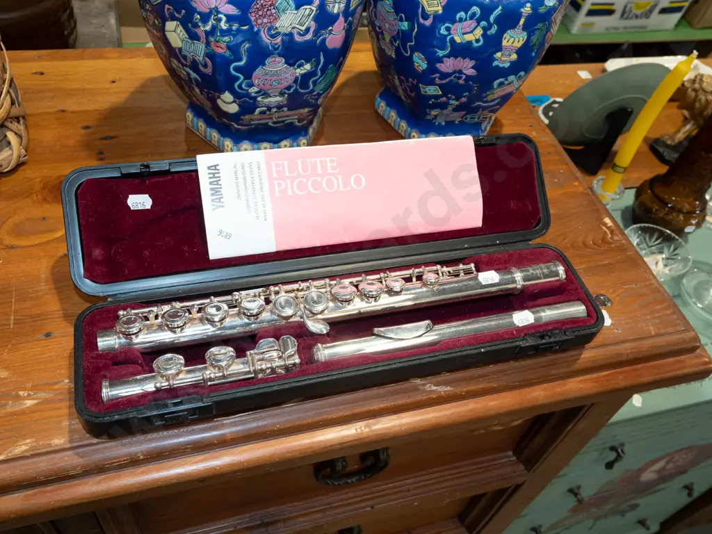 cased Yamaha flute Image 1++
