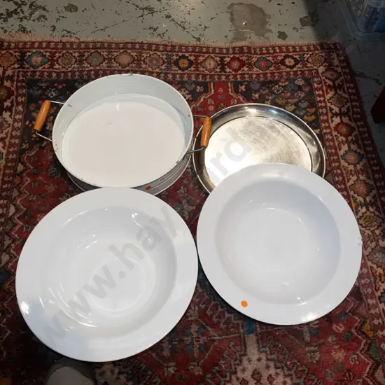 metal trays, 2x white enamel bowls - orange dots