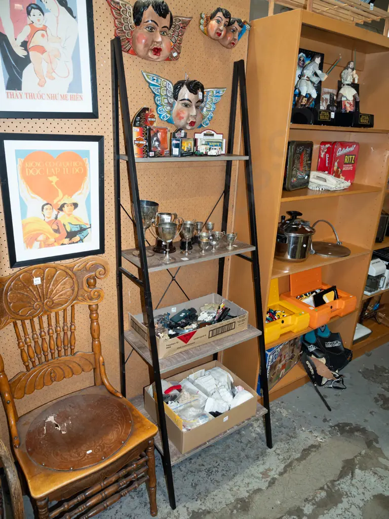 metal mdf triangular framed shelves H1820 W470 D600 Image 1++