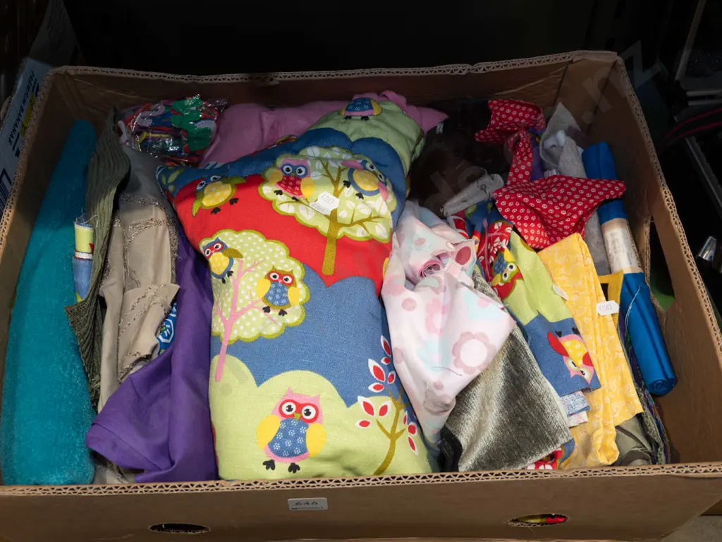 box of fabric pieces Image 1++