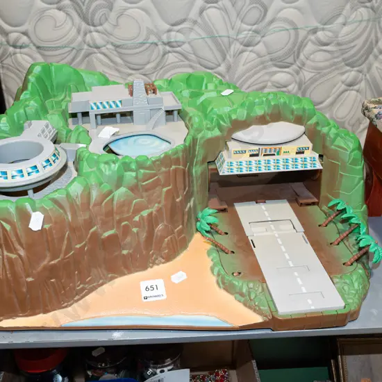 Thunderbird Tracy Island model