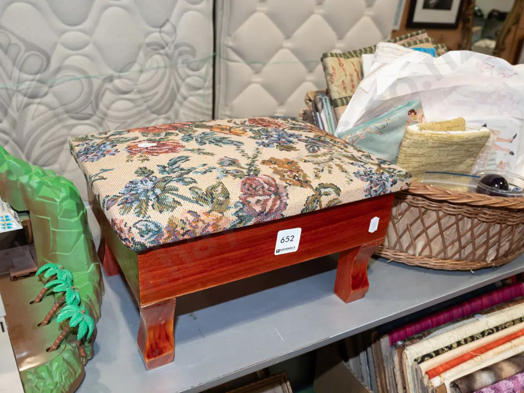 small upholstered footstool H170 Image 1++