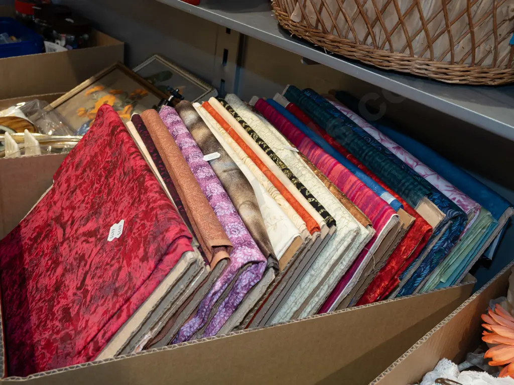 box of fabric pieces Image 1++