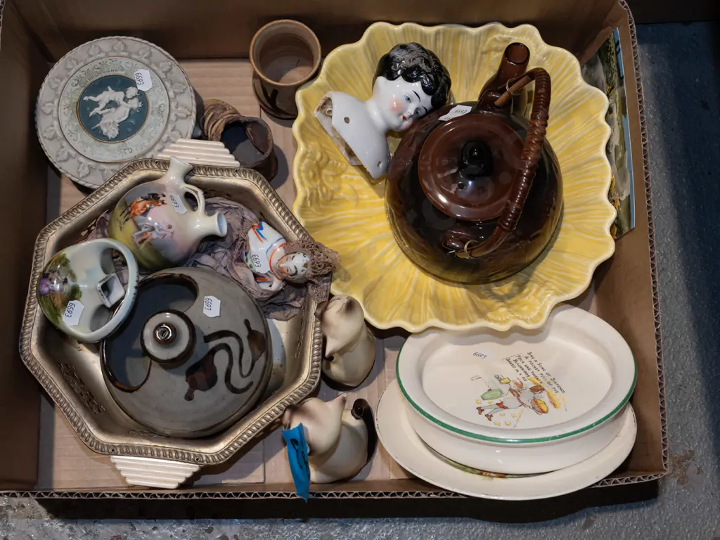 box; small vases, teapot, salt pig etc Image 1++